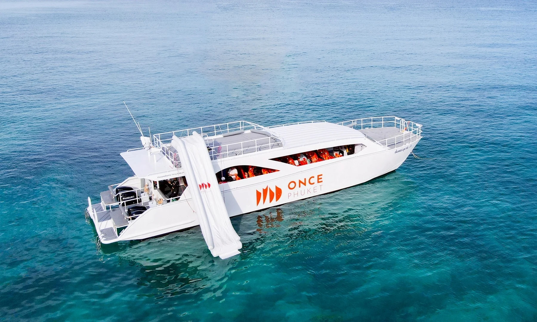 Cruising Andaman Sea Phi Phi luxury island tour